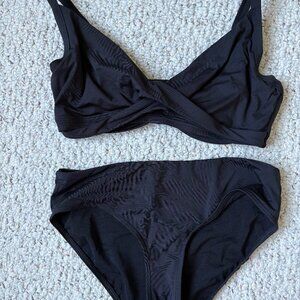 Like New Sea Level Size US6 Black Front Multifit Bra Top and Mid Bikini Swimsuit